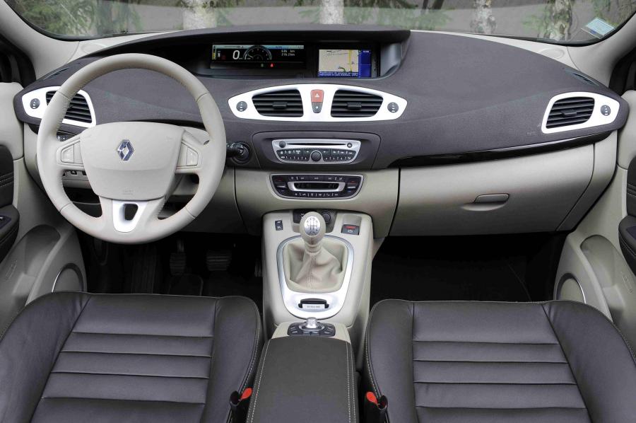  Renault Grand Scenic 2009 года  (фото 13 из 65)